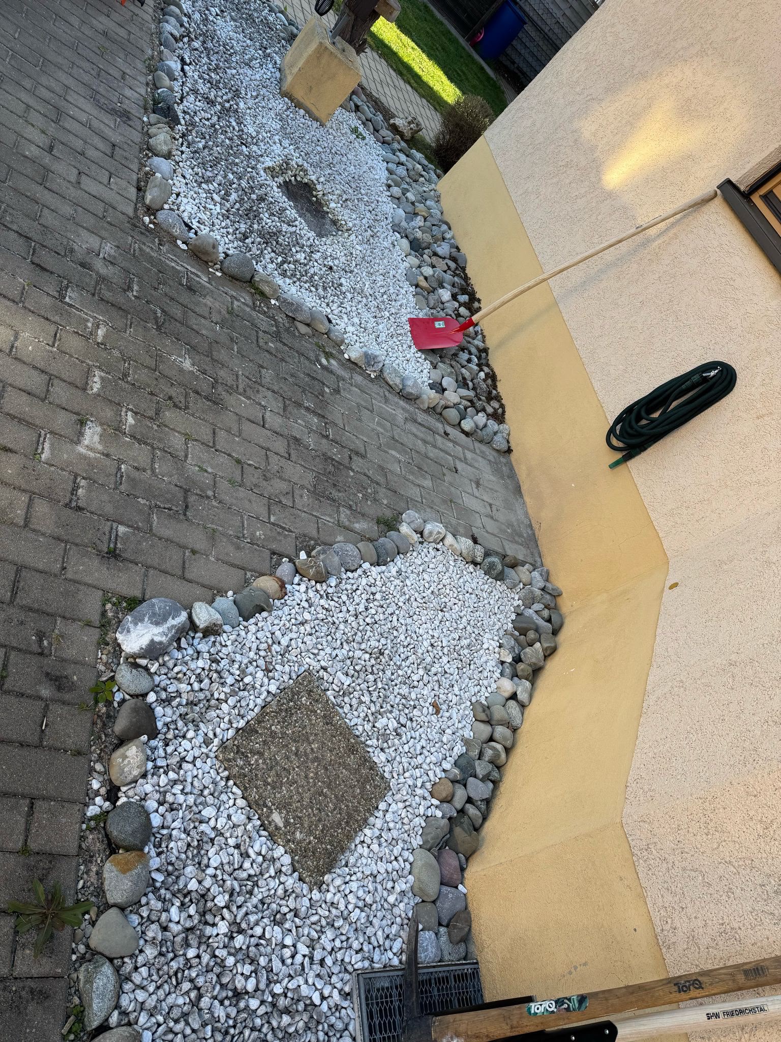 Vorbereitete Kiesfläche