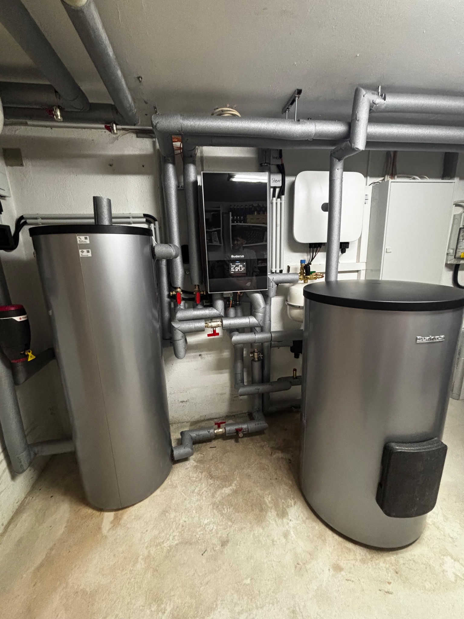 Speicher und Leitungsführung