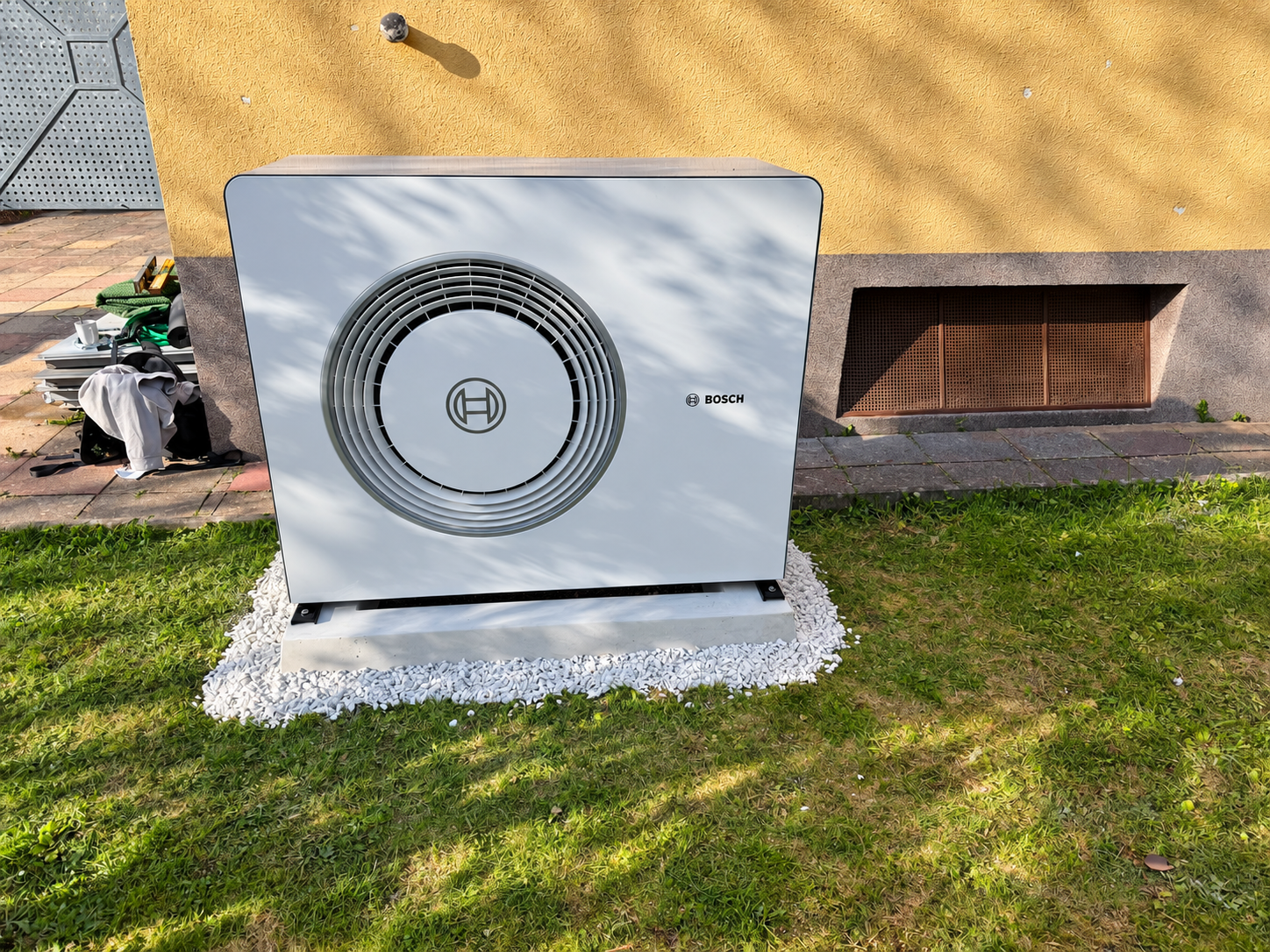Bosch Wärmepumpe am Wohnhaus – Einblick in ein M&B-Projekt